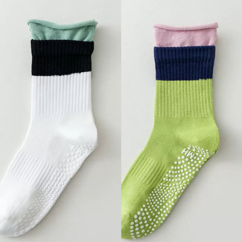 Hawecc | Non-Slip Split-Toe Mid-Calf Socks for Floor Workouts