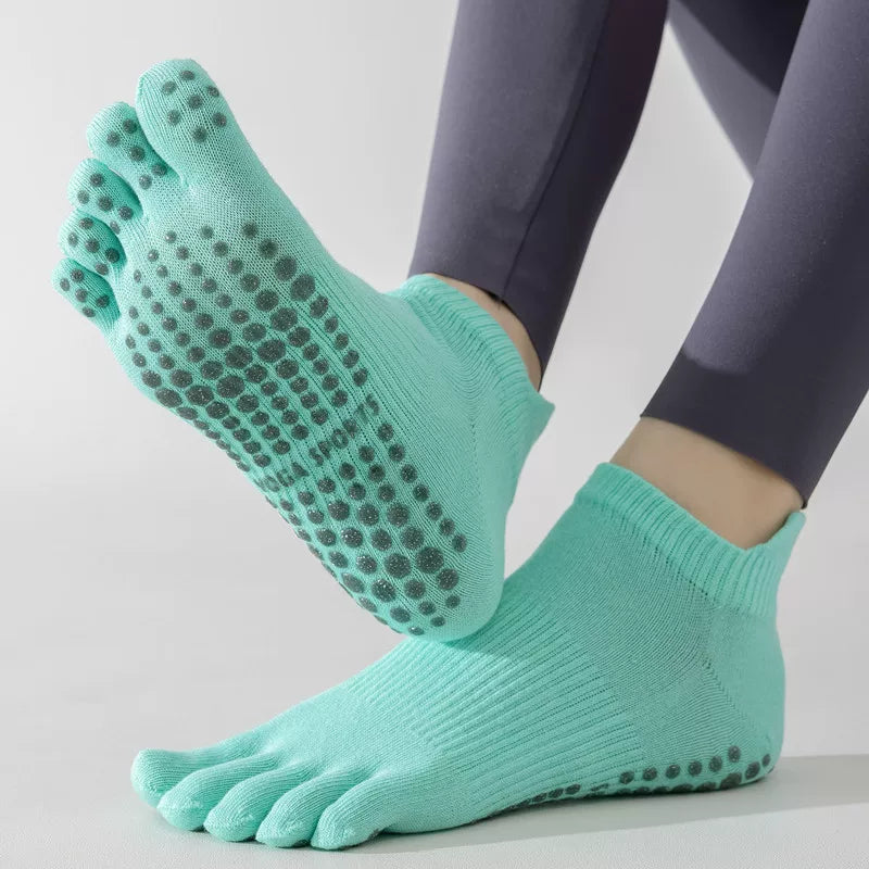 Hawecc | Indoor Fitness Socks with Split-Toe and Grip