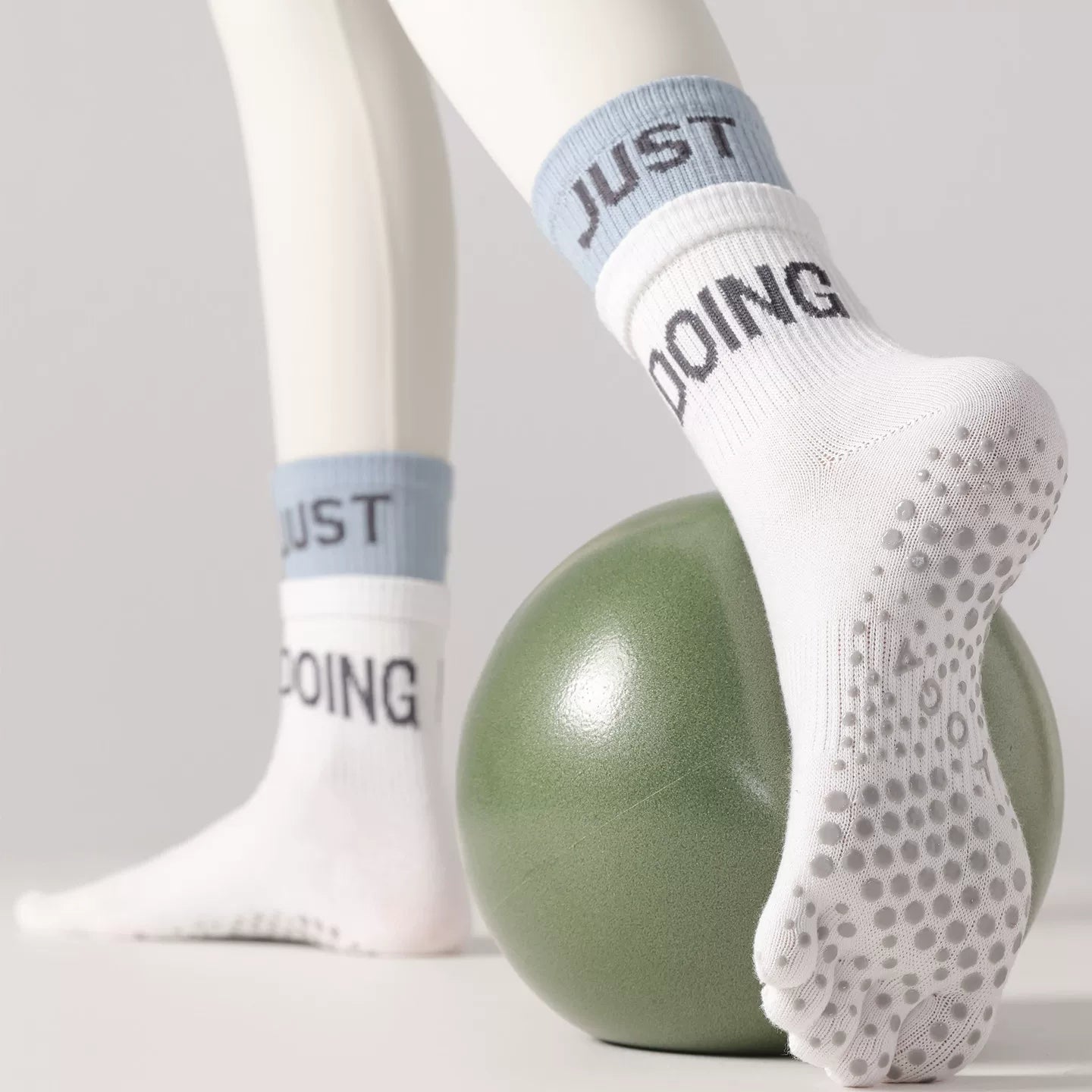 Hawecc | Indoor Yoga and Pilates Socks with Split Toe for Women