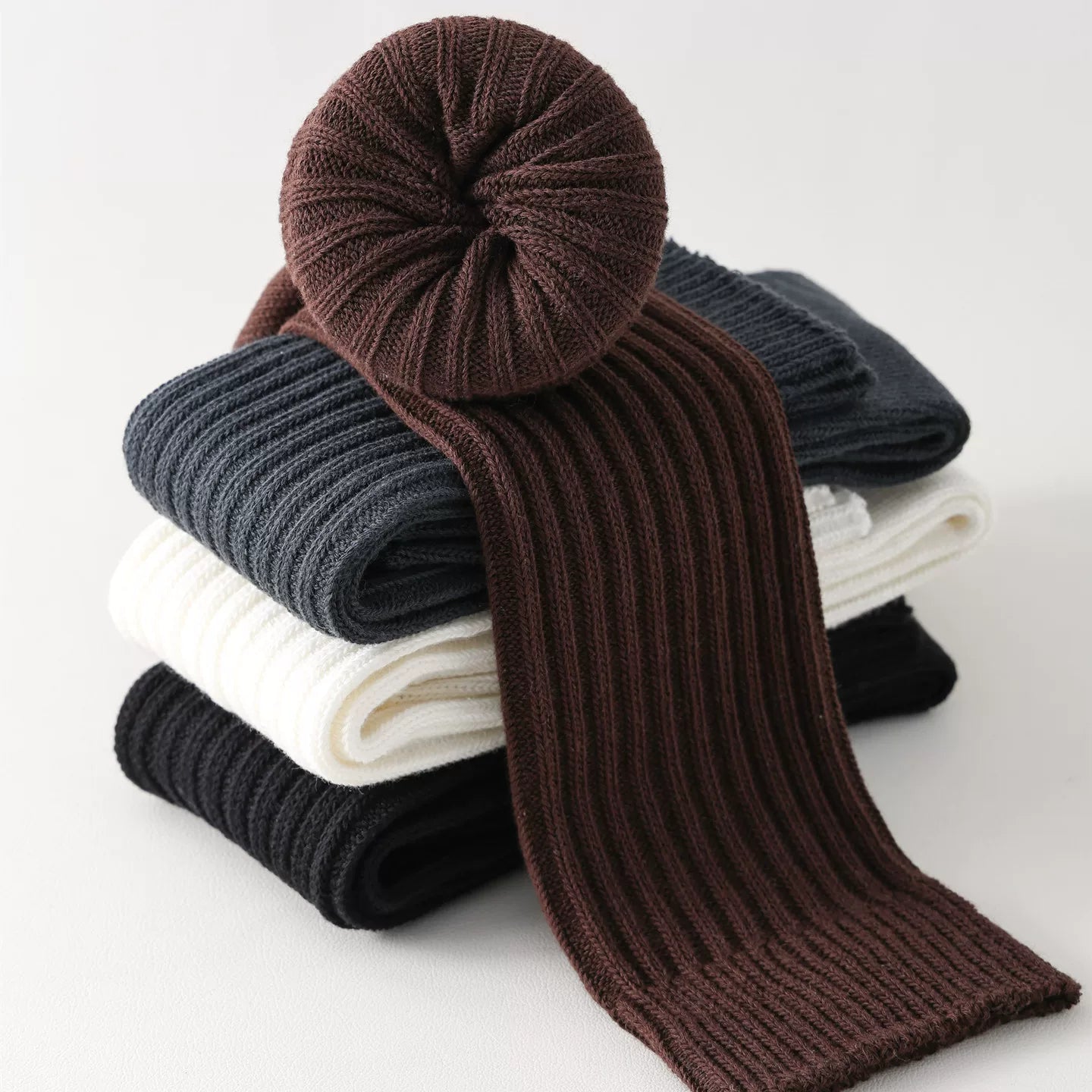 Hawecc | Split-Toe Indoor Fitness Socks for Women  Description