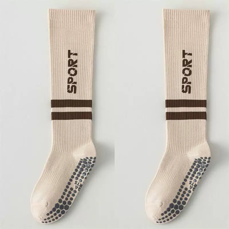 Hawecc | Indoor Mid-Calf Split-Toe Yoga Socks
