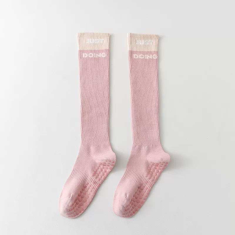 Hawecc | Indoor Fitness Socks with Split-Toe Design for Women